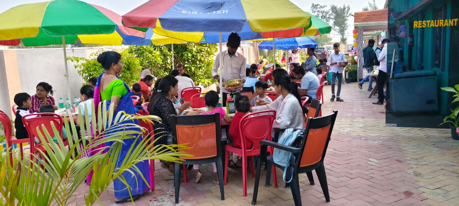 Garden Lawn Dining Under Parasols